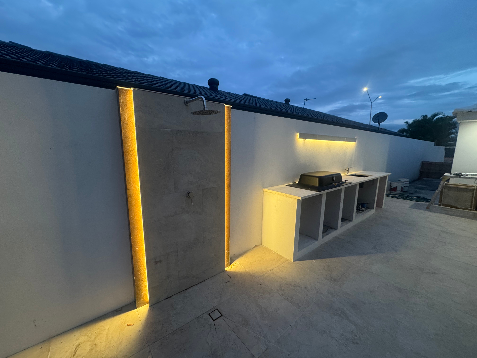 Outdoor kitchen power & lighting